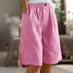 Amabel - Women's Elastic Waist Knee-Length Shorts