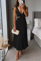 Amy - Women's Deep V-Neckline Sleeveless Pleated Dress